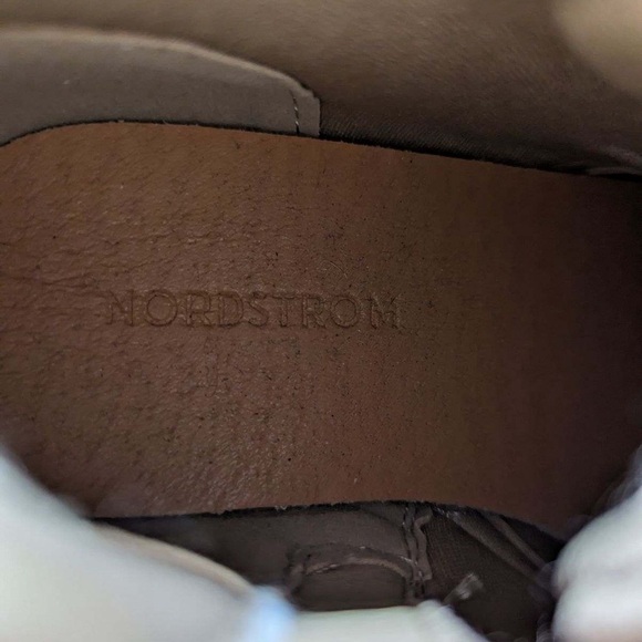 New Kids Nordstrom Rack Beige‎ Faux Suede Chukka Ankle Boots Booties Size 12M - Picture 2 of 6